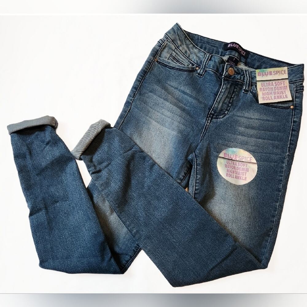 NWT Ultra Soft High waist Roll Ankle Skinny Jeans Size 1